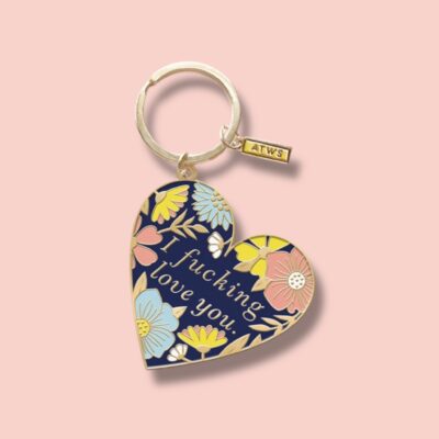 Keychain - Schlüsselanhänger aus Metall in Form eines Herzens mit Spruch und floralem Design. Kann auch als Bag Charm verwendet werden. Hergestellt von all the ways to Say.