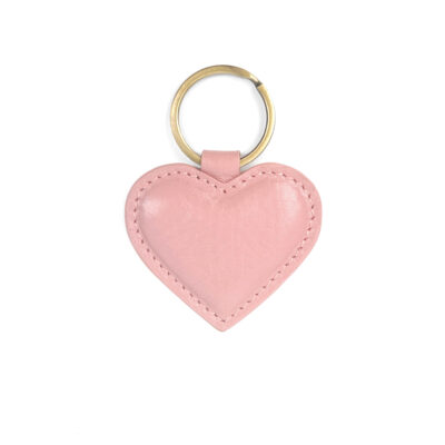Dekorativer Schlüsselanhänger aus Leder in Herzform. Hergestellt vom Zürcher Label Lost & Found aus Resten der Lederproduktion.