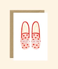 Grusskarte mit roten Hausschuhen und Herzen – Motiv Best Mom, erhältlich bei Spektrum23 Schweiz.