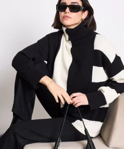 Detailansicht Rollkragen ALTIN Pullover Offwhite & Black, Bio-Baumwollstrick