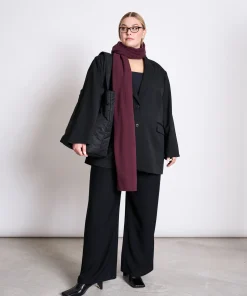 Jan’n’June ROSS Schal Cherry Lacquer, Produktaufnahme, recycelte Baumwolle