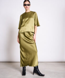 Alternative view of Satin Rock SERIN