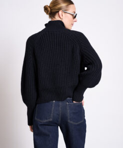 Detailansicht VILCA Jeans Dark Blue, High Waist, Nähte und Denimstruktur