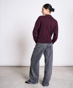 Rückansicht Jan’n’June YIN Pullover Cherry Lacquer, Oversized Fit aus Bio-Baumwolle