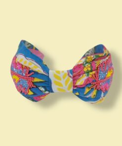 NamJosh Haarreifen mit bunter Federstickerei in Pink, Gelb und Blau – handgefertigt, erhältlich bei Spektrum23.